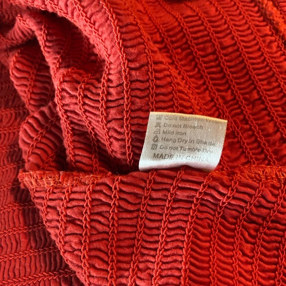 Brandy Melville One Black & One Red Smocked Off Shoulder Crop Top Small - Picture 7 of 13